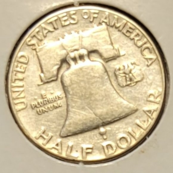 SOLD - 1952 Franklin Half Dollar - 90% Silver Coin - Picture 2 of 3